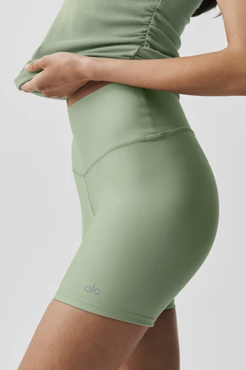 ALO Airlift Energy Short (Dune Grass) - Small